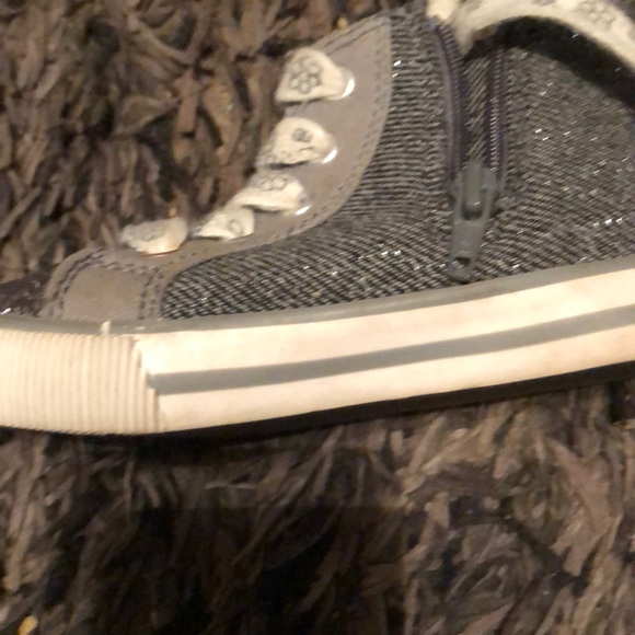 shoes - Picture 2 of 3